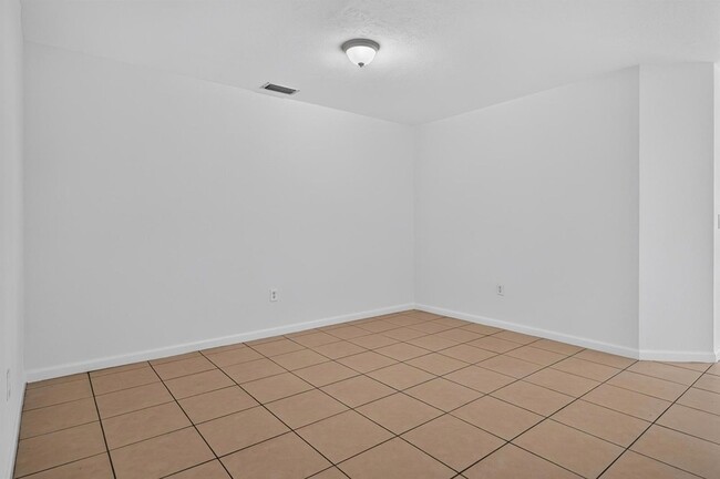 Building Photo - 5732 SW 162nd Pass