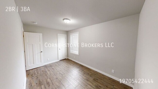 Building Photo - 227 Omnia St