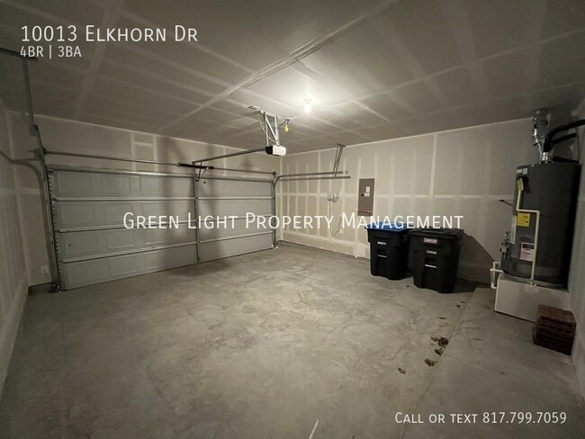 Building Photo - 10013 Elkhorn Dr