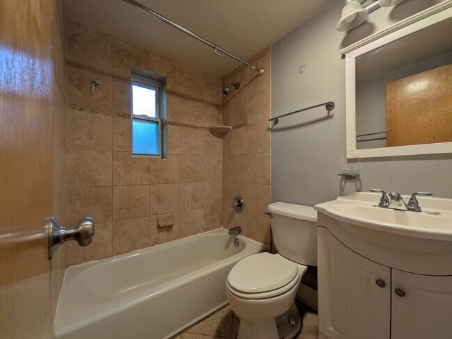 Building Photo - 2615 4th St NE