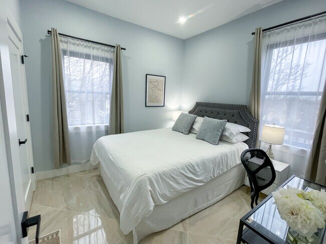 Building Photo - 31 Train St