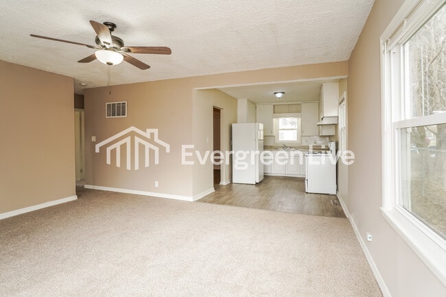 Building Photo - 2410 6th Ave