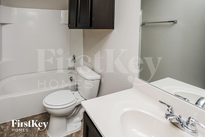 Building Photo - 206 Plantation Dr