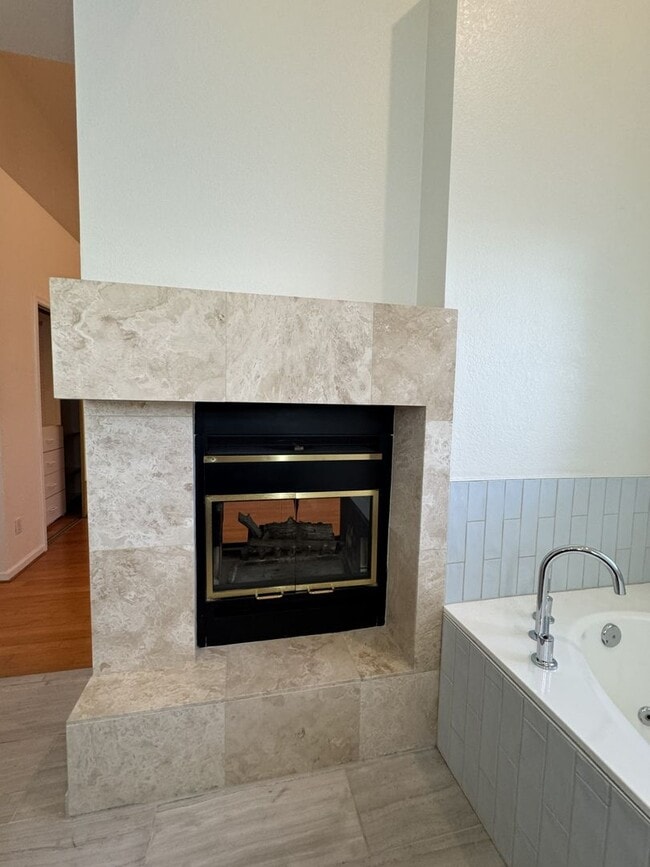 Building Photo - 7272 E Gainey Ranch Rd