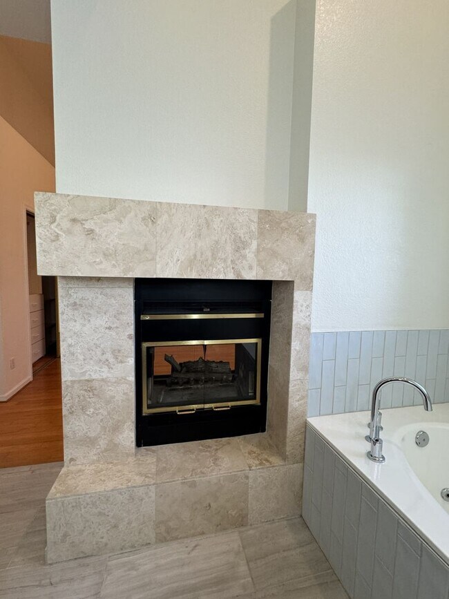 Building Photo - LUXURY LAKEFRONT GAINEY RANCH TOWNHOME WITH GOLF COURSE VIEWS – RESORT STYLE SCOTTSDALE LIVING!