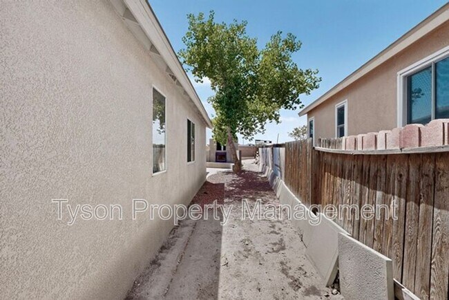 Building Photo - 1609 Rolling Rock Pl SW