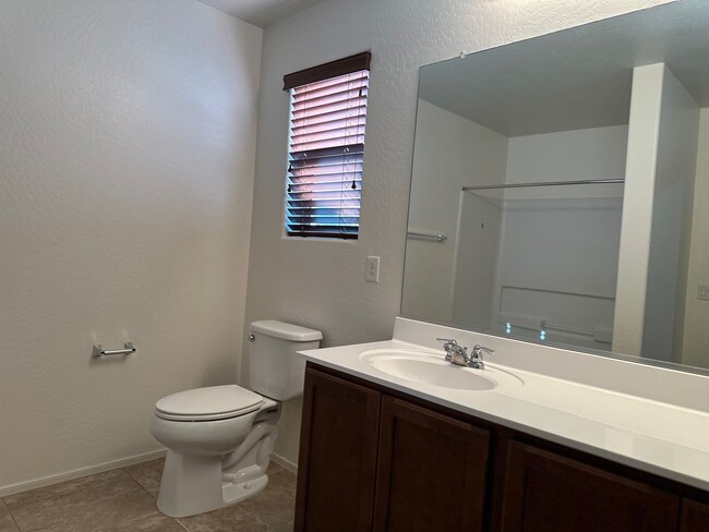 Building Photo - Charming Home in Maricopa *Available Today*