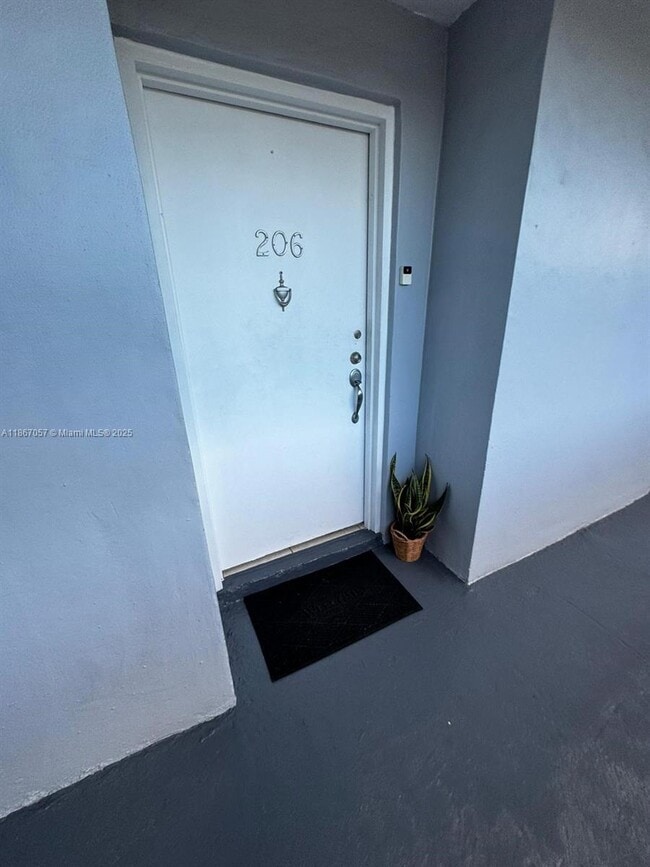 Building Photo - 13870 SW 62nd St