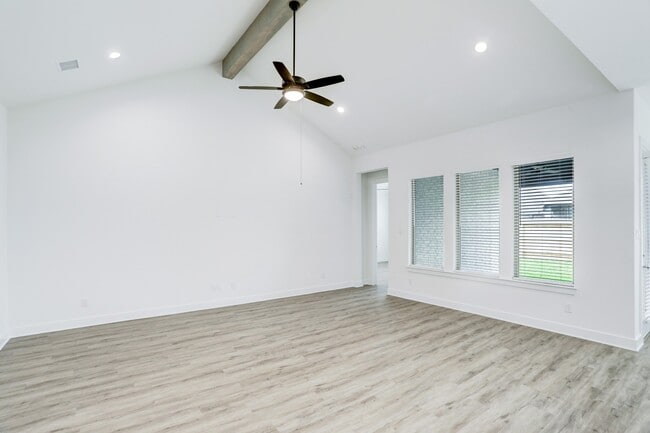 Building Photo - 3003 Lago Costa Dr