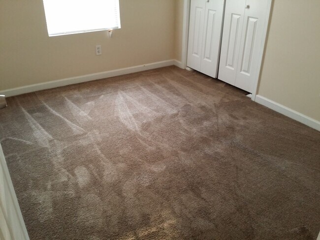 Building Photo - 564 Hope St SW