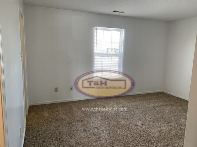 Building Photo - Lovely Pike Township Ranch!