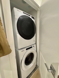 Building Photo - 3355 N Southport Ave