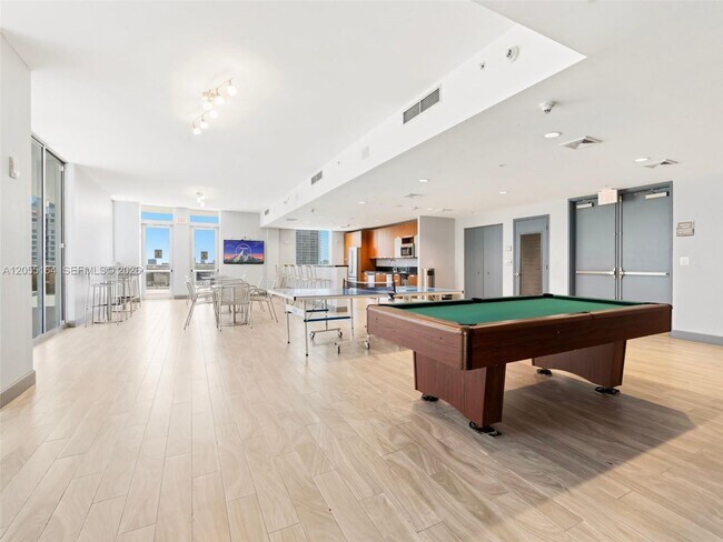 Building Photo - 7901 Hispanola Ave