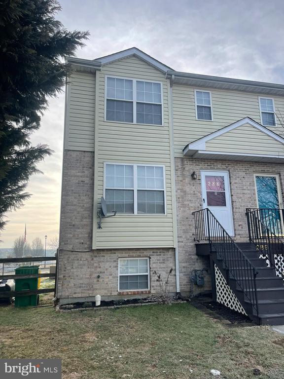 Building Photo - 288 Vincent Cir