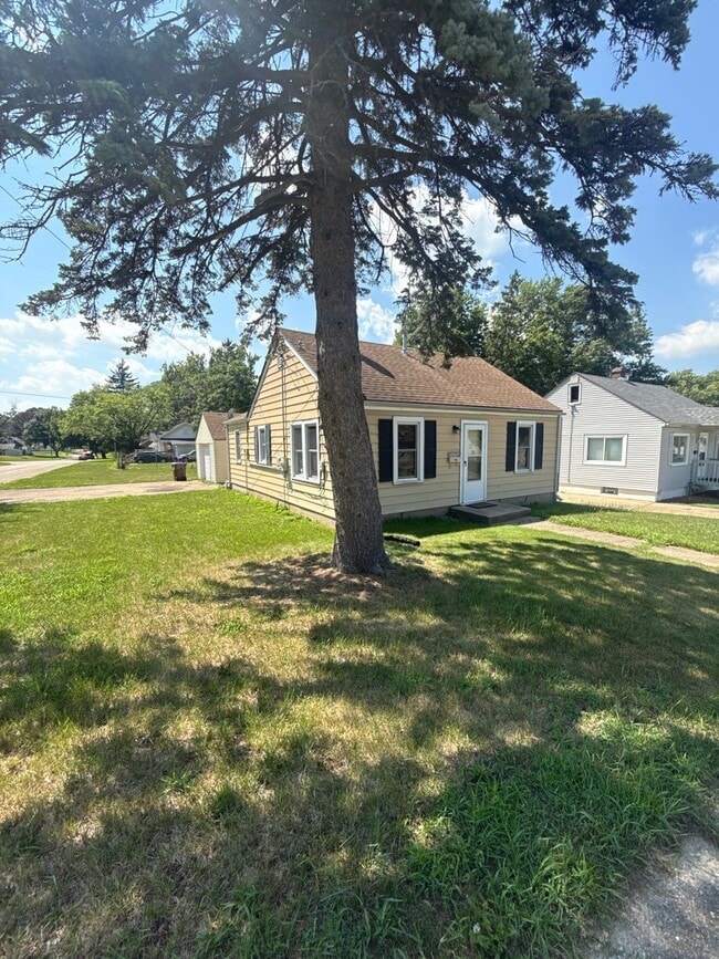 Primary Photo - 602 Miriam Ave