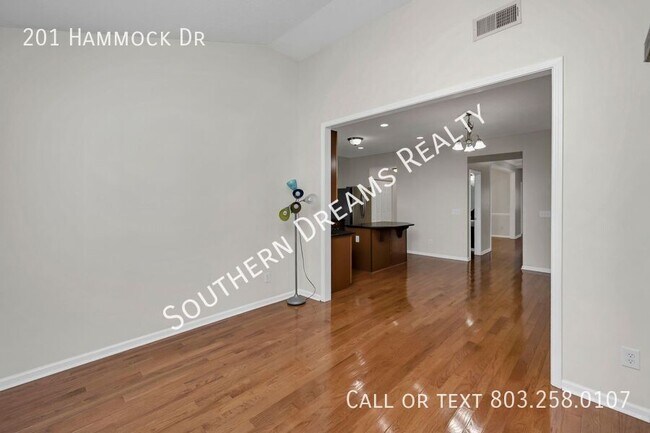 Building Photo - 201 Hammock Dr