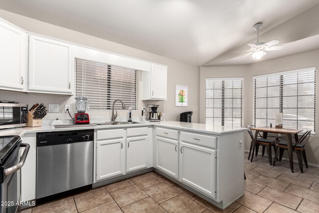 Building Photo - 4534 E Tanglewood Dr