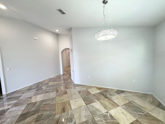 Building Photo - 4 Bedroom 2 Bath - Gated Community - Move ...