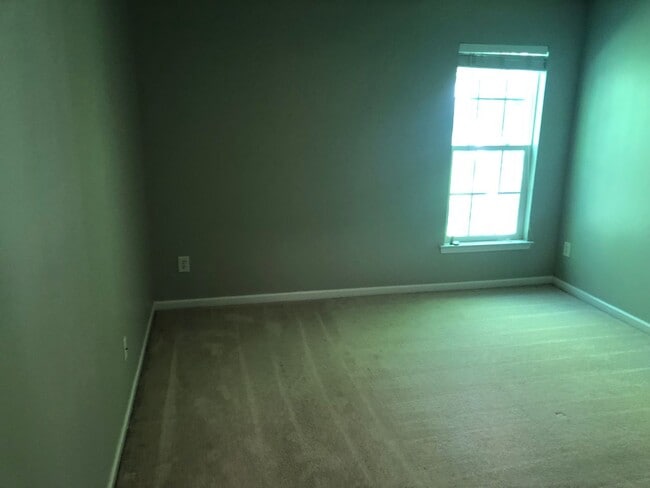 Building Photo - This lovely townhome is located in the highly desirable community of Blakeney Preserve just off R...