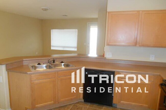 Building Photo - 7215 S 38th Dr