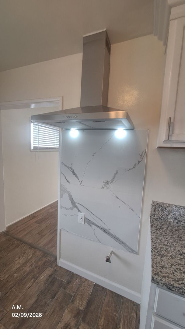 Building Photo - 4003-4007