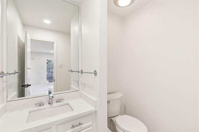 Building Photo - 10541 Berry Knoll Dr