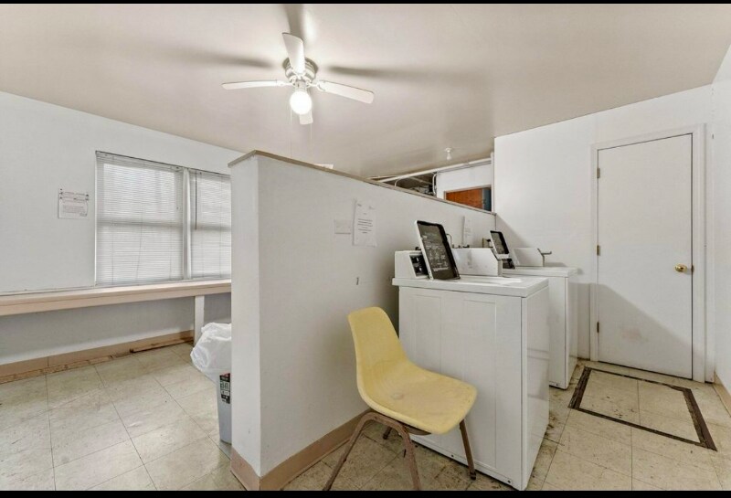Building Photo - 8821 Schneider Ave