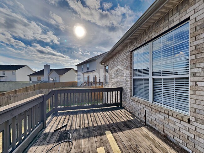 Building Photo - 2365 Edencrest Dr