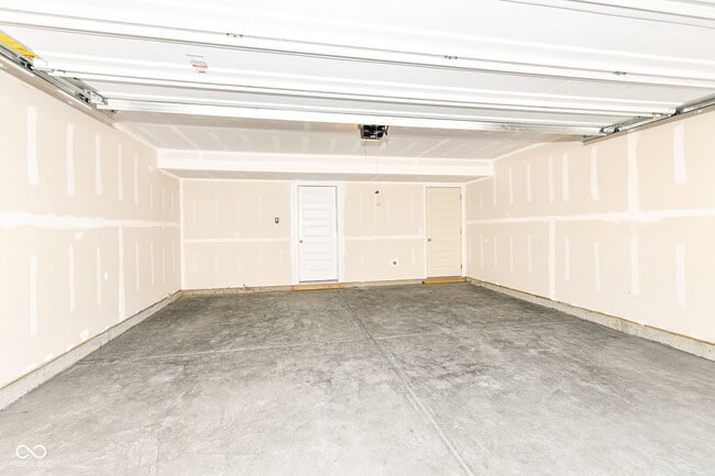Building Photo - 9325 Somerford Dr