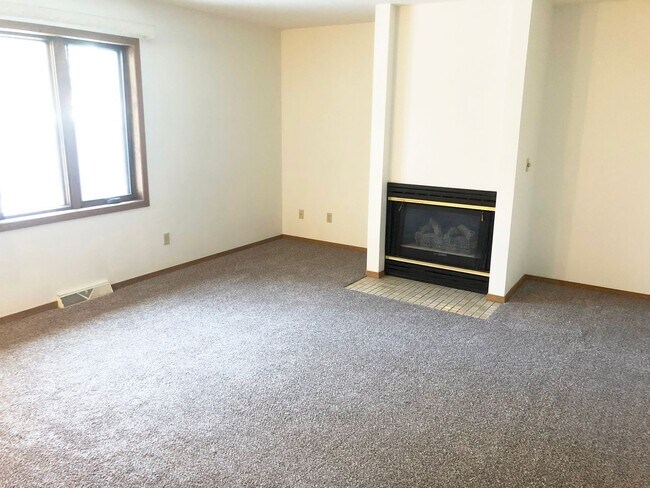 Building Photo - 4-Plex Located