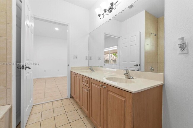 Building Photo - 18348 SW 139th Pl