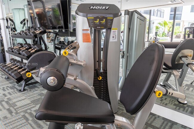 Building Photo - 1005 Spring Garden Rd