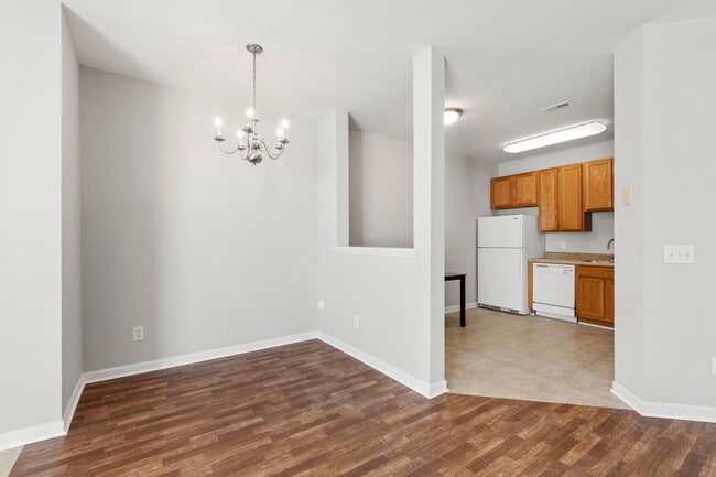 Building Photo - Beautifully Updated 3-Bedroom Townhome Nea...
