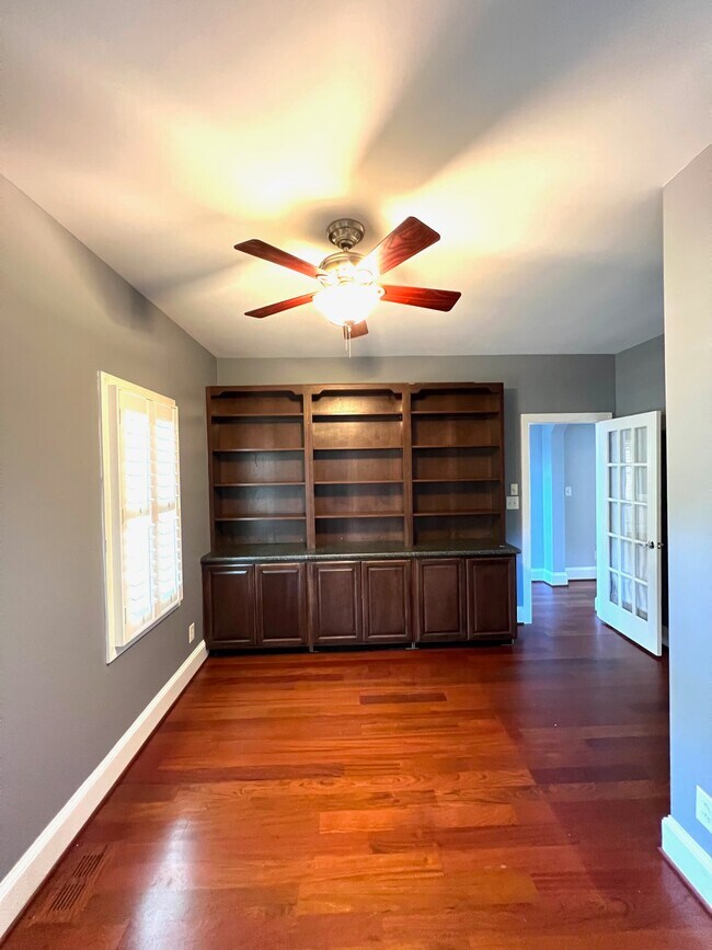 Office/BR4 - 1512 Pecan Ave
