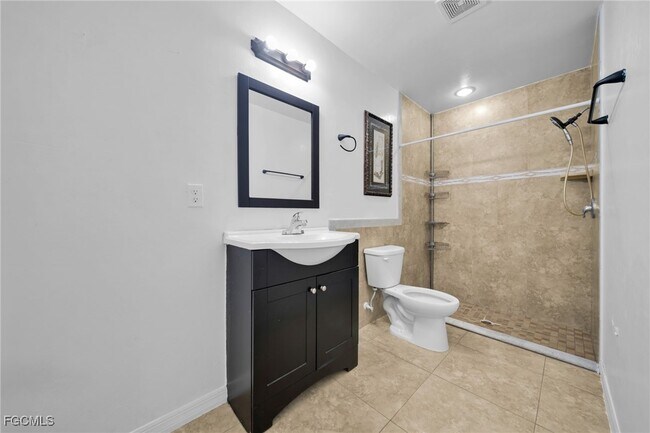 Building Photo - 1619 SW 33rd St