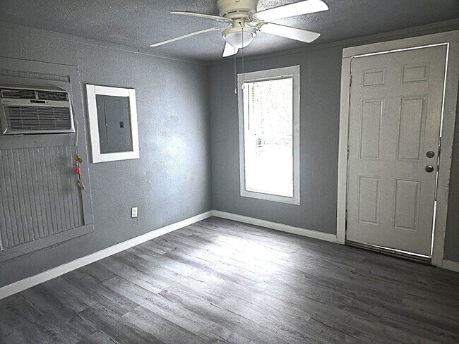 Building Photo - 1709 Boney St