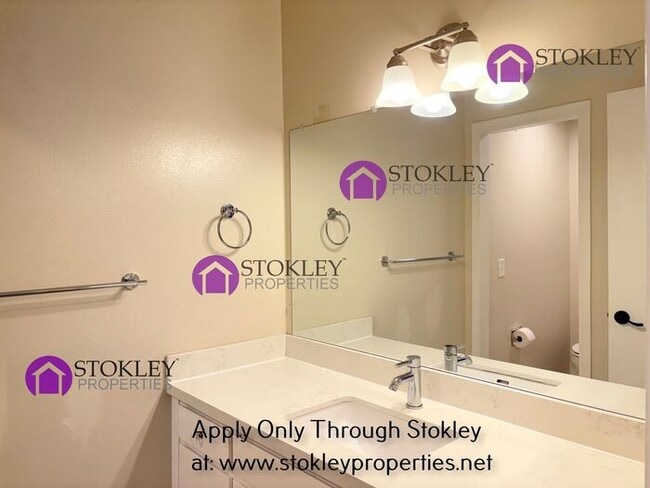 Building Photo - 1538 Siskiyou Dr