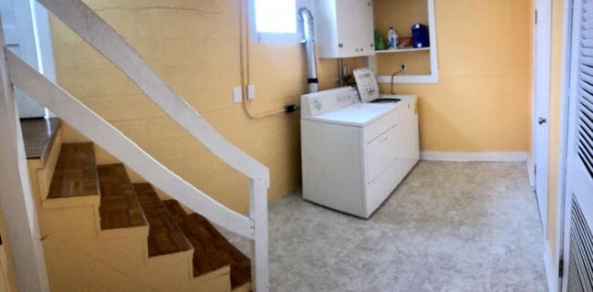 Building Photo - 1208 9th Ave