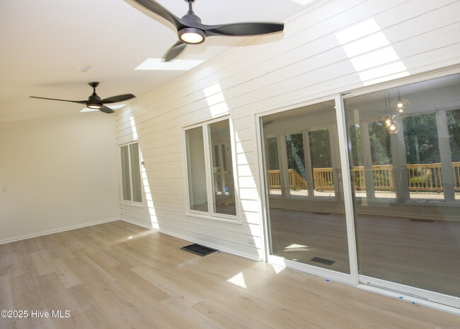 Building Photo - 102 Firetree Ln