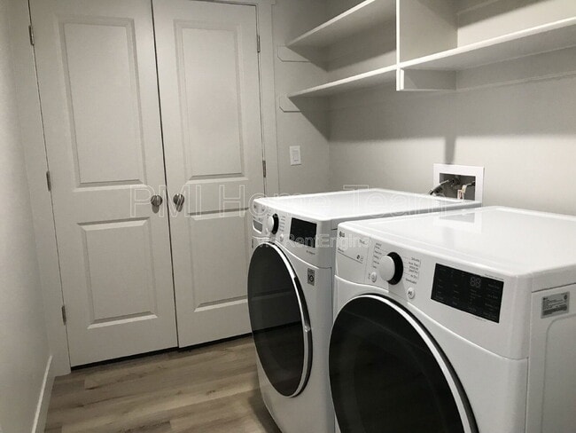 Building Photo - 2874 Kiesel Ave