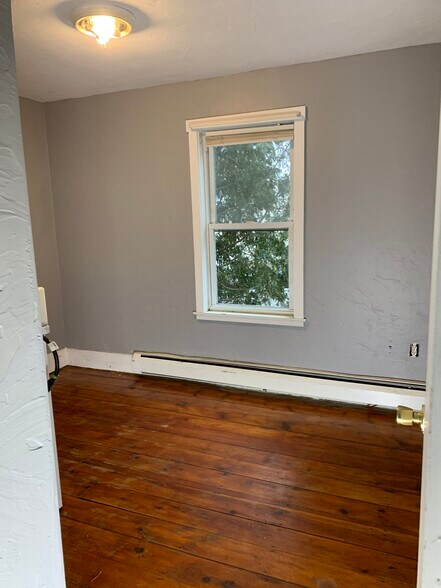 Bedroom1 - 4 Perry Ave