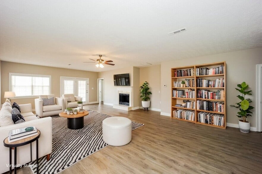 Building Photo - 495 Fairway Ct