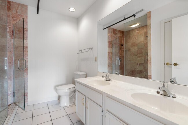 Building Photo - 432 E Rich St