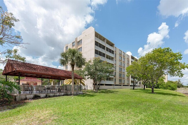 Building Photo - 7051 Environ Blvd