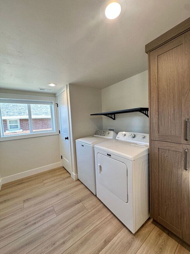 Building Photo - RR 156 Duplex