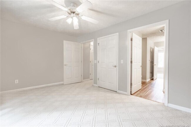 Building Photo - 789 Daphne Ln