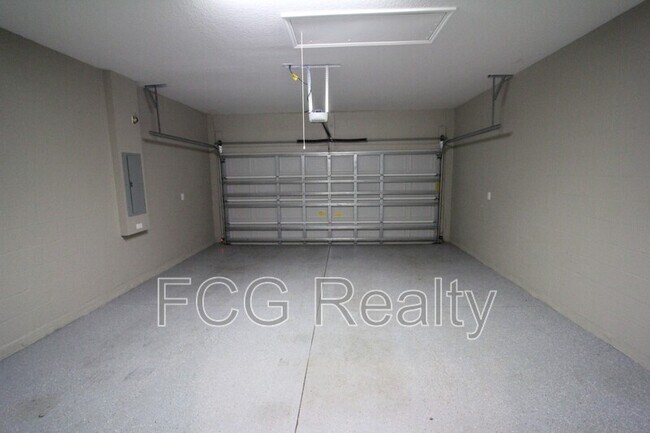 Building Photo - 2857 Whispering Trails Dr