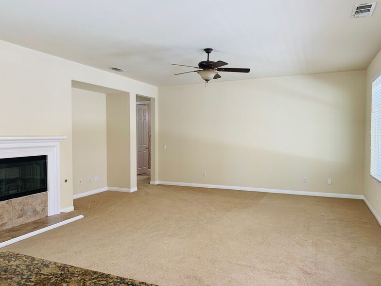 Building Photo - 13772 Dearborn St