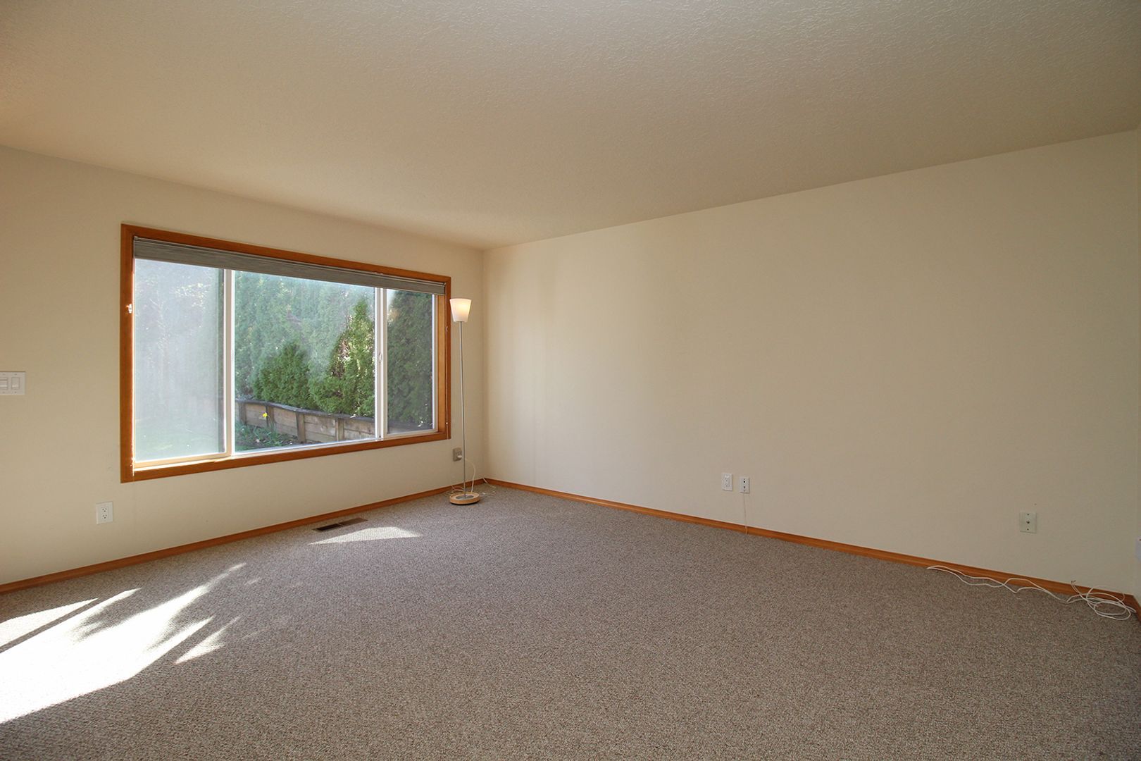 Building Photo - 9614 SW 54th Ave