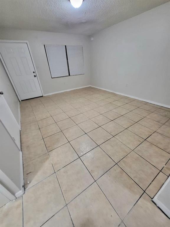 Building Photo - 1704 Birchwood Cir